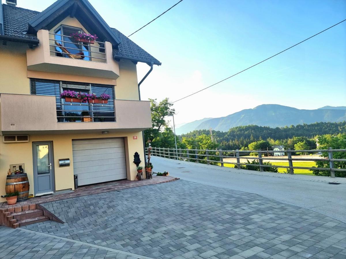 Gartnar Home -Hiska S Pridihom Domacnosti In Pogledom Na Hribe. Radovljica Exteriér fotografie